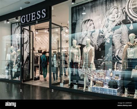 guess clothing store online